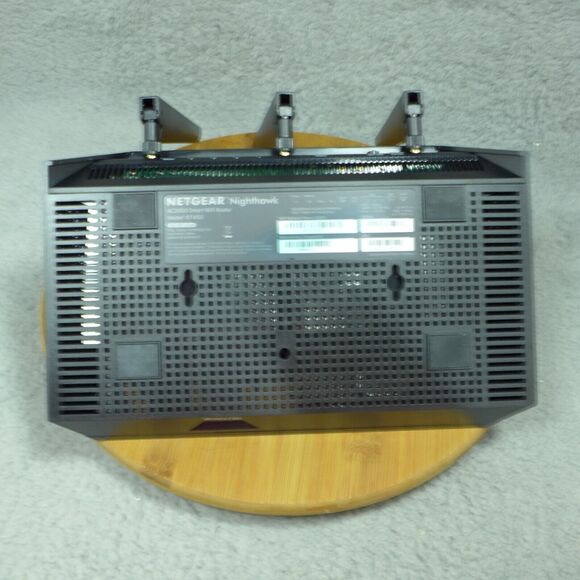 Netgear Nighthawk AC2600 Smart WIFI Router Model R7450 - Picture 5 of 8
